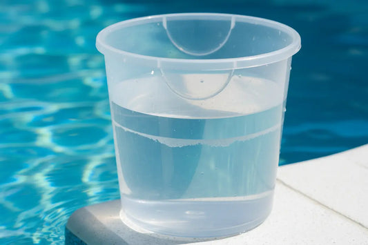 Läckage i poolen? Så gör du hinktestet